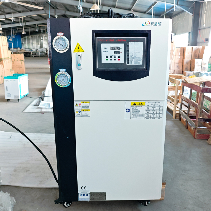 وحدة تبريد مياه صناعية صغيرة ج - مراجعة Laser Industrial Chiller وسعره