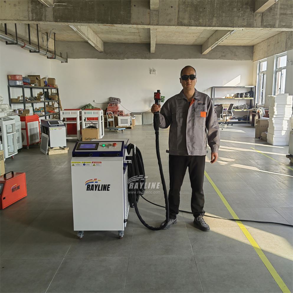 آلة تنظيف بالليزر صناعية بقوة  - مراجعة Industrial Laser Paint Removal وسعره