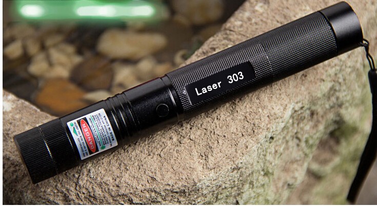 مؤشر ليزر صغير جديد وممتع بدون - مراجعة Industrial Green Laser وسعره